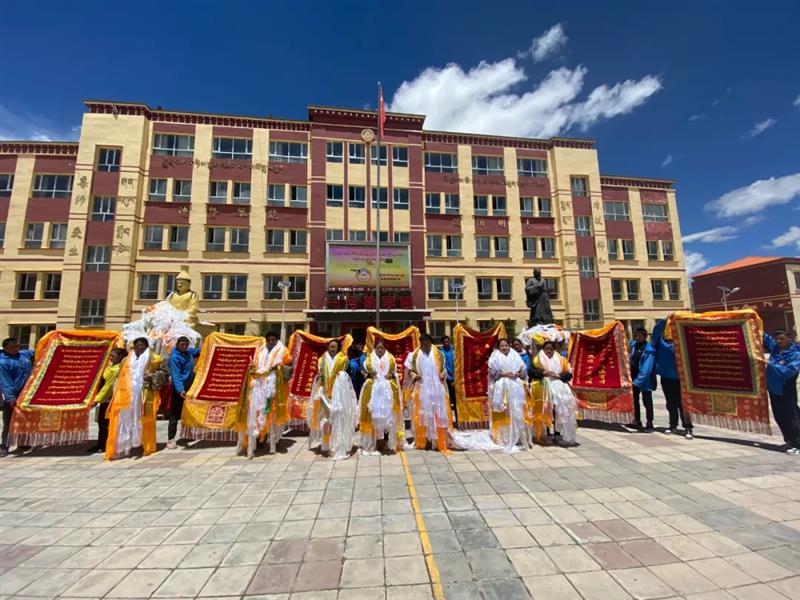 治多教師用堅守精神扎根基層，點亮教育的希望明燈