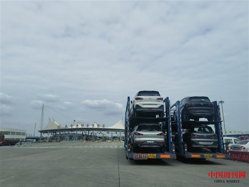 訊唐打通太倉港“區(qū)港聯(lián)動”整車出口業(yè)務新模式.jpg