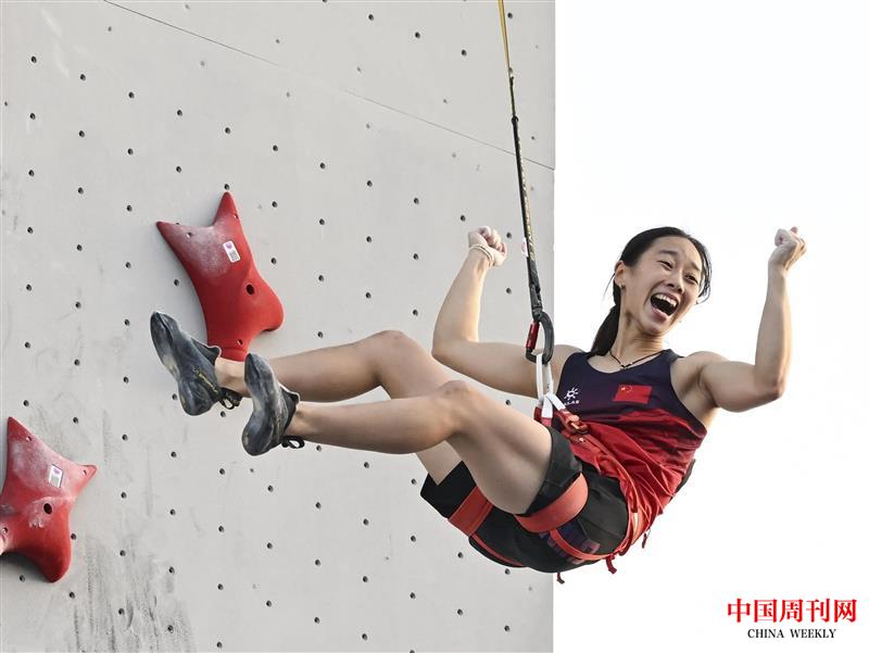 在女子攀巖速度賽決賽中，中國選手周婭菲以6秒54的成績奪得冠軍2.jpeg